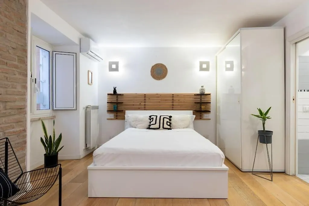 Apartment Design Loft Near Colosseo Rome