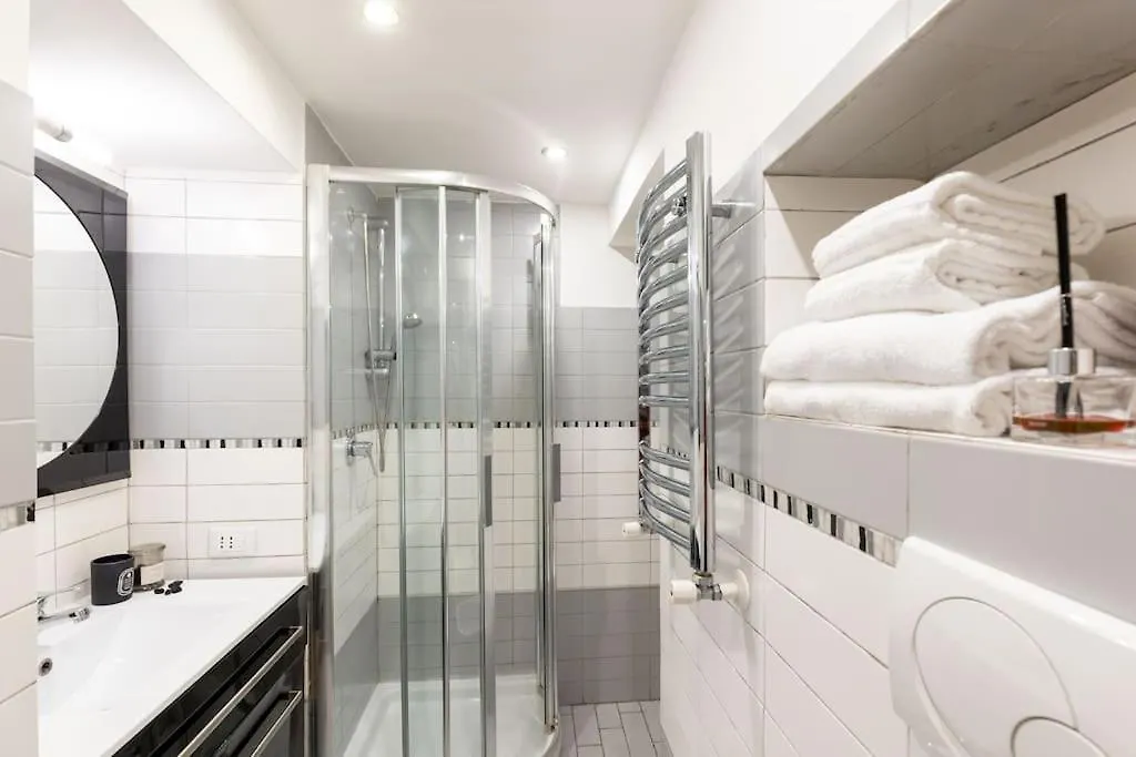 Design Loft Near Colosseo Rome Apartment